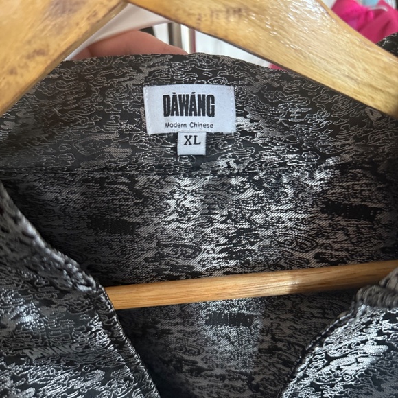 Dawang NYC Hei Open Collar Crop Top - Picture 5 of 5